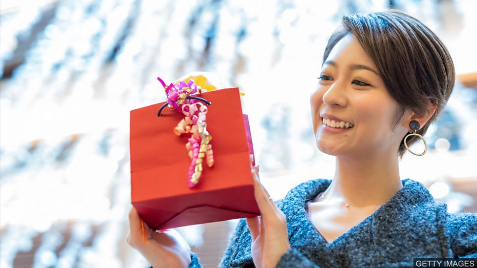 presents英文怎麼發音?這個單字的正確發音與例句示範!